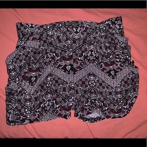 Waistband print shorts